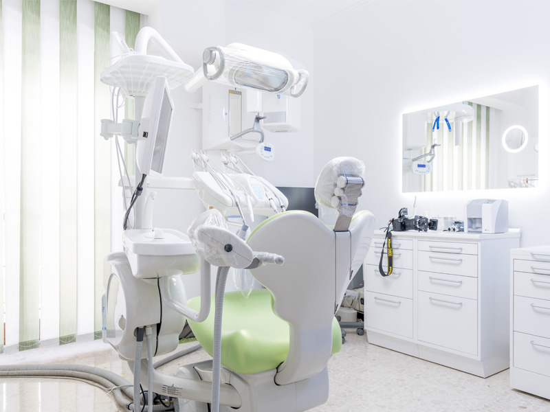 postazione-studio-dentistico-de-stefani-catera postazione studio dentistico De Stefani Catera